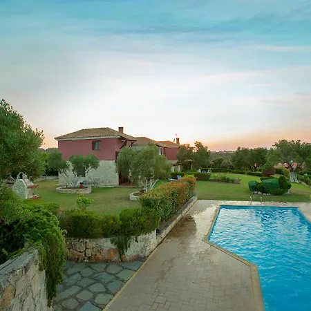 Rastoni Fabienne Shared Pool Maisonette, * Afytos