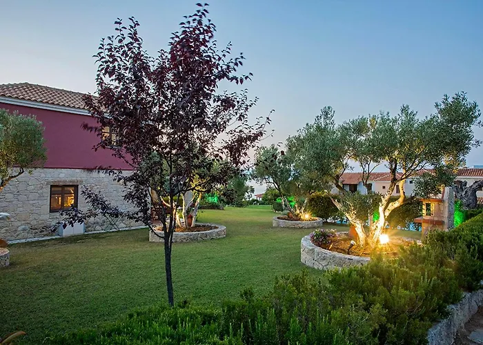 Rastoni Fabienne Shared Pool Maisonette, Vilă