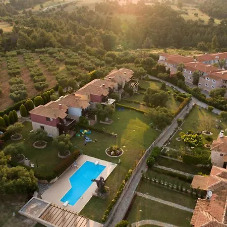 Rastoni Fabienne Shared Pool Maisonette, Villa