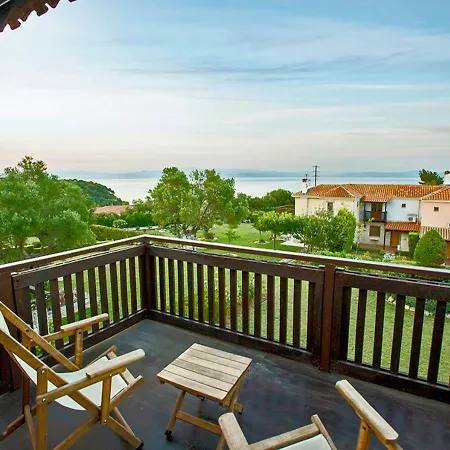 Rastoni Fabienne Shared Pool Maisonette, Βίλα *