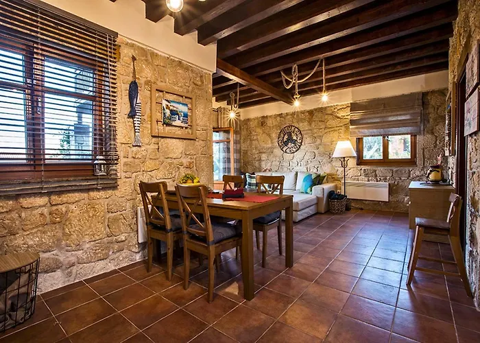 Rastoni Fabienne Shared Pool Maisonette, * Afytos