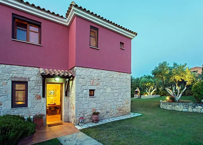 Rastoni Fabienne Shared Pool Maisonette, * Afytos